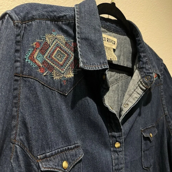 Red River Outfitters Pearl Snap Shirt Women 1X Denim Embroidery Rodeo - Picture 3 of 7